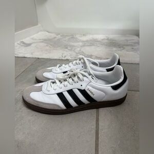 SAMBA OG black and white